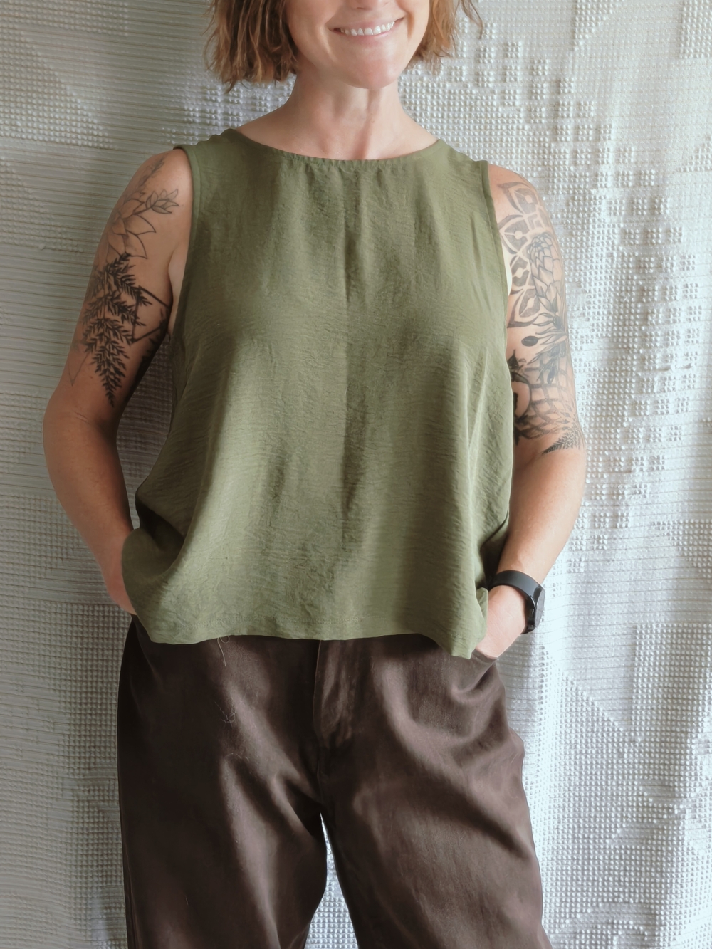 Dex Olive Green High Neck Keyhole Flowy Tank Top Size XL Loose Minimalist Cami